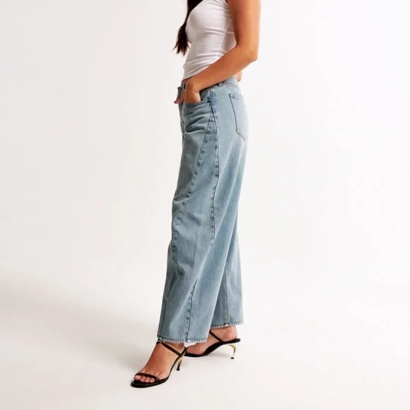 Curve Love Mid Rise Barrel Jean - Picture 2 of 6